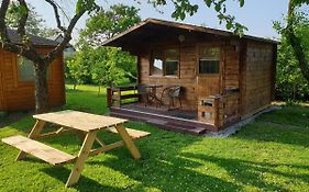Cozy Summer House With Free Parking Near City Center & Beach