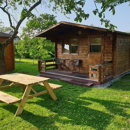 Cozy Summer House With Free Parking Near City Center & Beach Kuressaare Extérieur photo