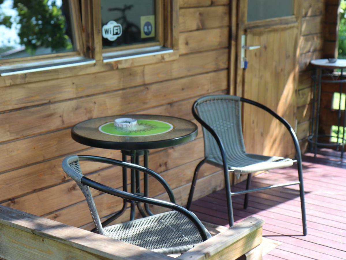 Cozy Summer House With Free Parking Near City Center & Beach Kuressaare Extérieur photo